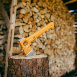 Topor de camping Fiskars X13